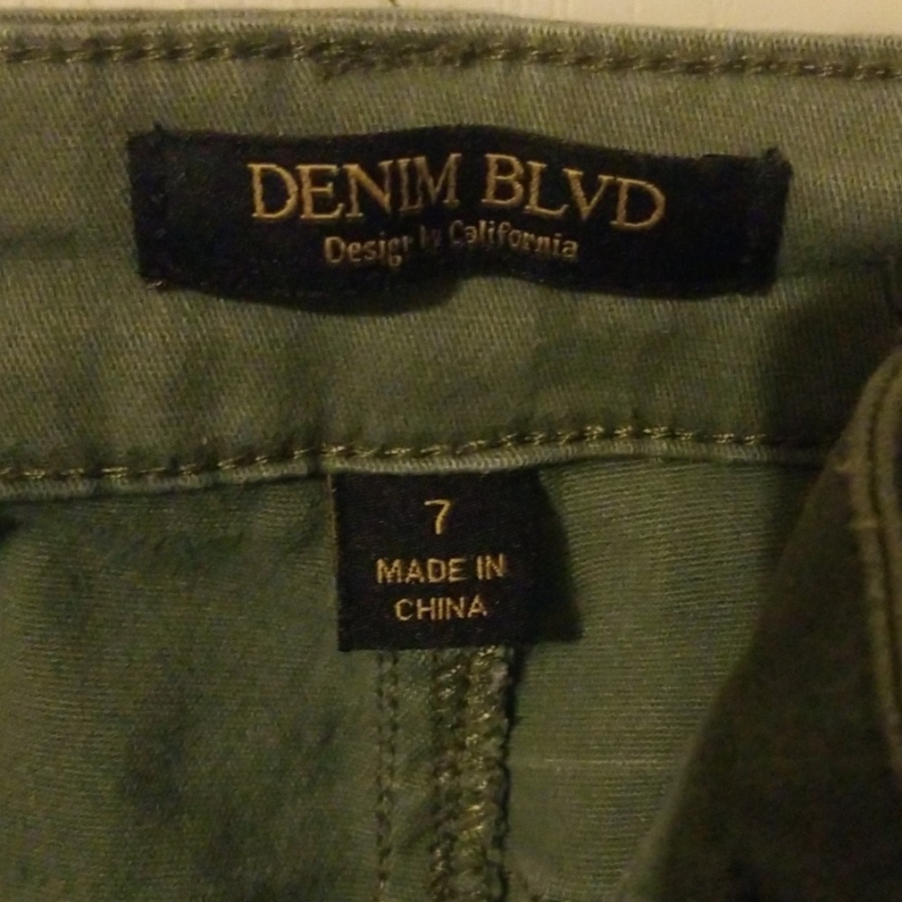 Jeans - Picture 3 of 3
